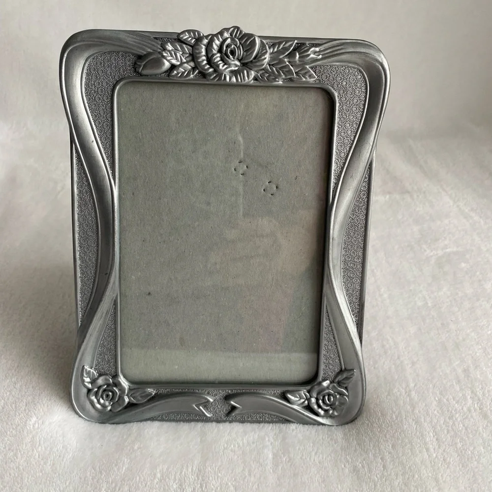 Towle Silversmiths Signature Collection Silver Roses Ribbon 5x7 Picture Frame